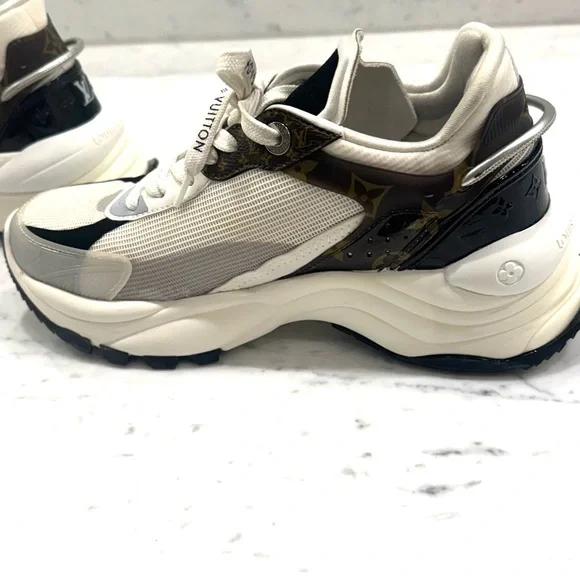 Authentic Louis Vuitton Women’s  Run 55 Trainers Sneakers - size 6.5 US - Picture 15 of 15